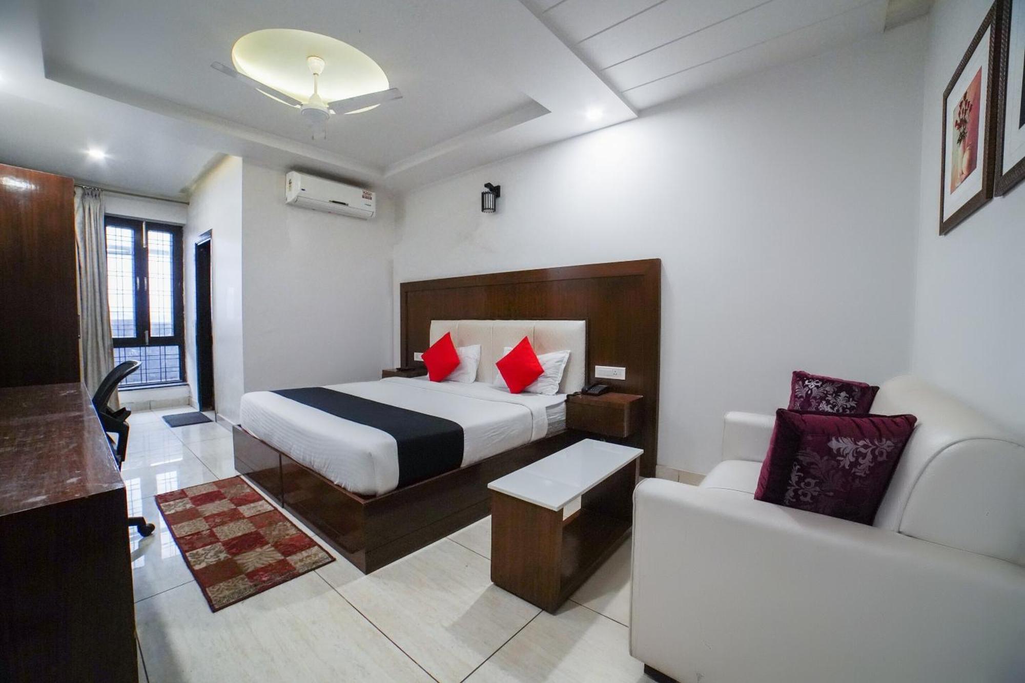Hotel Collection O Prem Ratna Dehradun Exterior foto